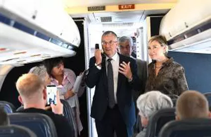 Compania aeriană care va muta pasagerii de la clasa întâi la economic. Va păstra însă o parte din bani