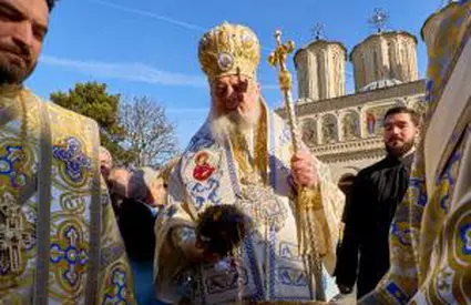 Reacţia unei americance când s-a trezit la uşă cu preotul cu Boboteaza, în Oradea