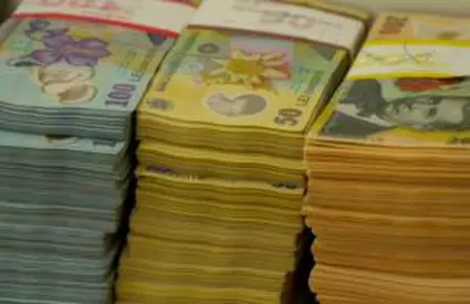 Fiecare român pierde 57.000 de lei, din cauza datoriei de aproape 60% din PIB