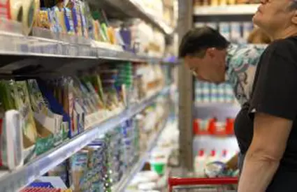 Se prăbuşeşte consumul, care reprezintă 60% din PIB. "Nu o să mai vedeţi acele coşuri pline în supermarketuri"