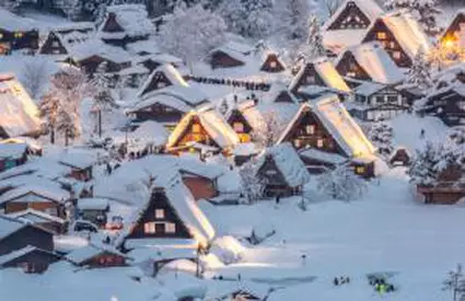 Cea mai înzăpezită țară din lume, unde nămeţii sar de 10 m. Oamenii sapă tuneluri ca să poată ieși din case