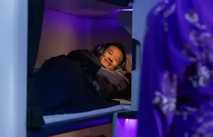 Premieră: Capsule de dormit la clasa economică din avion. Poți să sforăi liniștit, dar nu ai voie nici să mănânci și nici să dormi… în doi