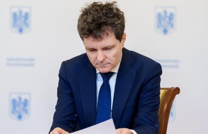 Nicușor Dan a semnat demisia...