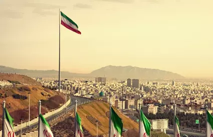 Petrolul atinge 96 dolari pe baril după atacul din Iran. Cum reacționează piețele