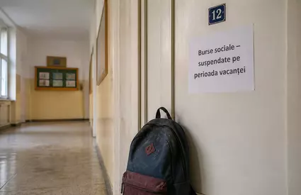 8 miliarde de lei ar costa aplicarea promisiunilor salariale din Educație. De ce PNL taie burse și apără austeritatea