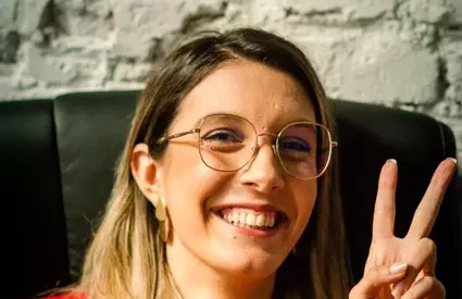 WOW, felicitări! Diana Buzoianu a împlinit 32 de ani, iar recent a vorbit și despre iubitul ei! A fost cu el la emisiune și uite cât de îndrăgostită în privește! “E prietenul meu de 11-12 ani”. Cine este bărbatul pe care îl iubește din studenție