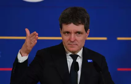 E știrea de ultimă oră în politică! Tocmai s-a aflat pe surse numele de premier favorit! Și nu, nu e nici Predoiu, nici Nazare sau Grindeanu. Indiciu: e apropiat al unui politician controversat!
