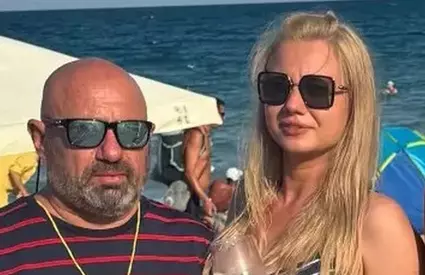 Imagini fierbinți cu iubita lui Cătălin Scărlătescu în vacanță. Cum a apărut arhitecta Elena în Mexic. Blondă, voluptuoasă, fără inhibiții