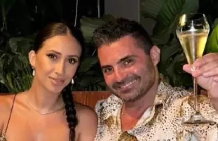 Așa arată luxul în Pipera! Vila de 400.000 € a lui Pepe are tavan de sticlă. Artistul și-a deschis ușile casei: „Când ninge, atmosfera e deosebită”. Vezi imaginile spectaculoase din dormitor și bucătărie