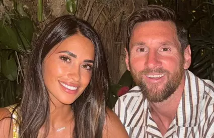 Antonela Roccuzzo, foto virale de la piscină! Costum de baie, siluetă impecabilă și un detaliu care i-a înnebunit pe fani. Reacția lui Messi? Spune TOT