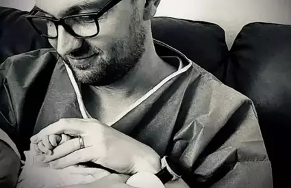 Pe el îl vedem în fiecare zi la televizor, dar iată cine este, de fapt, și cum arată frumoasa soție a liderului USR Dominic Fritz. Ce s-a aflat recent despre ea i-a lăsat înmărmuriți pe mulți