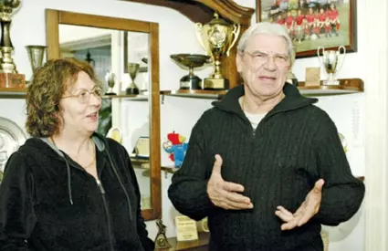 De ce au murit soțiile lui Emeric Ienei, o mare vedetă și o mare sportivă, campioană mondială. Femei superbe, pe care regretatul antrenor le-a adorat. Secrete din viața de familie a unui mare gentleman