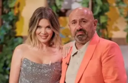 Primele imagini cu noua iubită! Chef Cătălin Scărlătescu a rupt tăcerea și s-a afișat cu femeia care i-a furat inima! Deși juratul MasterChef este extrem de discret, a publicat o fotografie rară din vacanța lor exotică