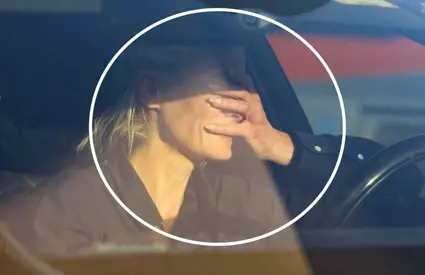 S-a aflat că divorțează, iar acum a fost prinsă plângând la volan! Soțul ei a depus deja actele de divorț! Ce a mai ieșit la iveală, între timp, despre mariajul lor