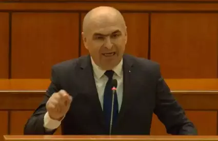 „Mie mi-ar fi rușine”. Ilie Bolojan, atac neașteptat în Parlament. Ce a spus premierul cu câteva minute în urmă, la votul moțiunii
