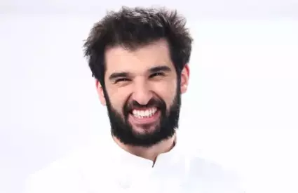 Cine deține, de fapt, controlul total acasă la Chef Richard Abou Zaki: „Fără îndoială, ea decide totul!”. Cum arată viața lui secretă când nu este în bucătărie. EXCLUSIV