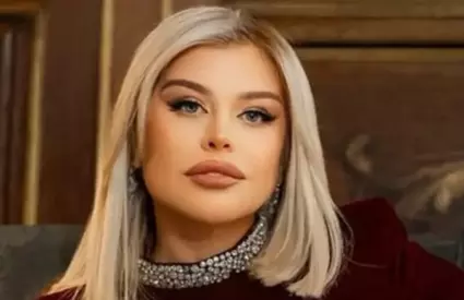 A îmbrăcat doar o salopetă din plasă! Loredana Groza, apariție fără inhibiții care a pus fanii pe jar [GALERIE FOTO]