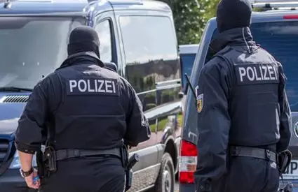 Român arestat în Germania pentru TERORISM DE EXTREMĂ DREAPTĂ. Acuzat de planuri pentru „război al terorii”