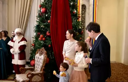 Ce a primit președintele Nicușor Dan de la Moș Crăciun și cum a petrecut de Revelion