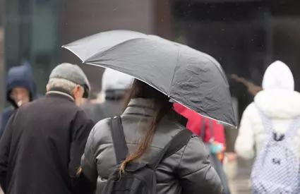 Brumă, lapoviță și rafale de 130 km/h: ce anunță ANM pentru miercuri și joi în România