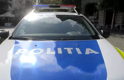 Tânăr de 21 de ani, electrocutat după ce a pus mâna pe un stâlp de iluminat din Constanța