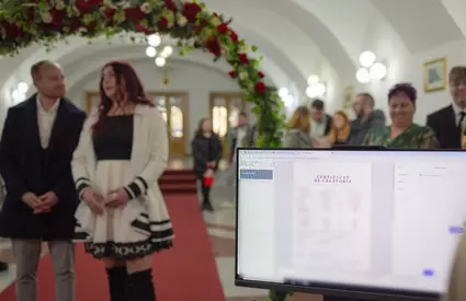DIGITALIZARE FĂRĂ FINALIZARE | Certificatele digitale se tipăresc și se semnează de mână. Cum arată căsătoria „în cloud”, la un an de la implementarea unui proiect de 37 milioane de euro