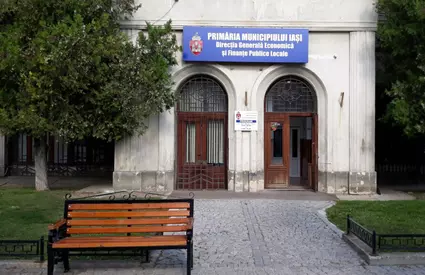 Primii ieșeni care au avut emoții la plata noilor taxe mărite pe 2026: mulți au pierdut programarea. Impozitele s-au dublat la Iași față de anul trecut