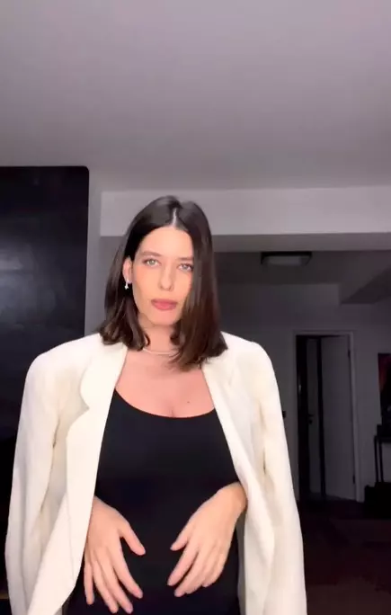 alice-peneaca-insarcinata-3