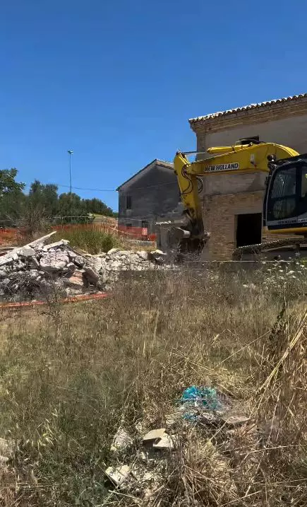 jumatate de casa delolata