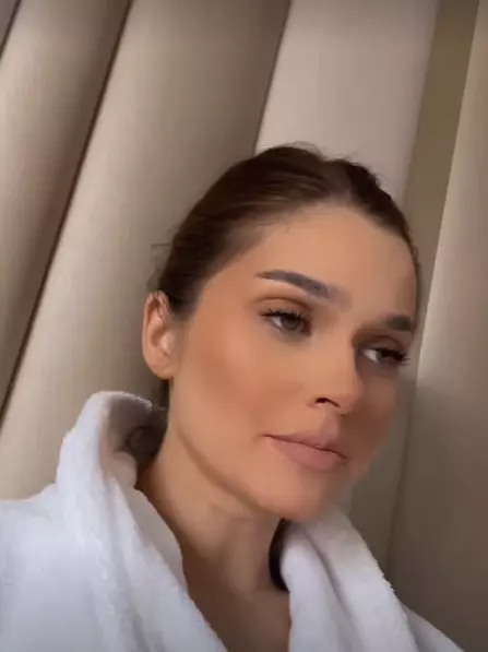 theo-rose-emotionata