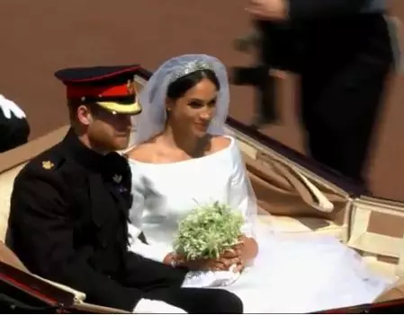 cadou din partea reginei pentru harry și meghan