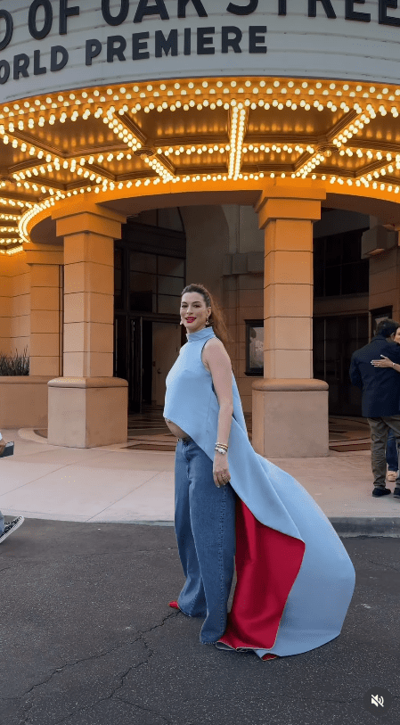 Anne harthawei gravida La premiera din Los Angeles a filmului „The End of Oak Street”