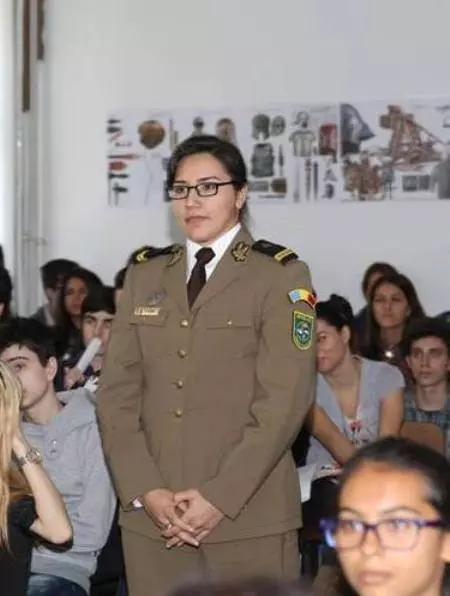 Locotenent Larisa Tudor