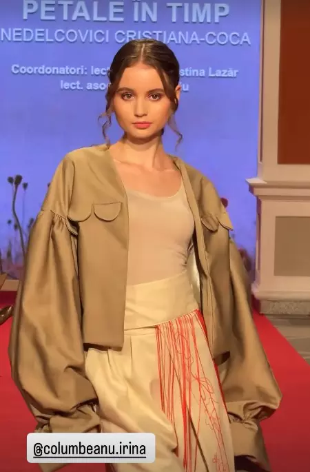 Irina Columbeanu defilează pe podium (2)