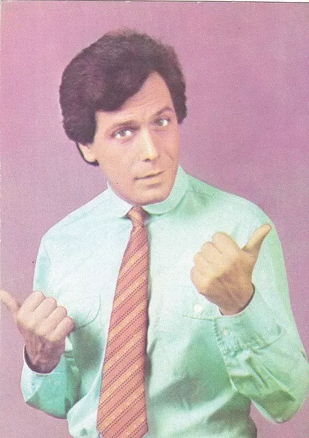 546462_261983513921636_1127513881_n