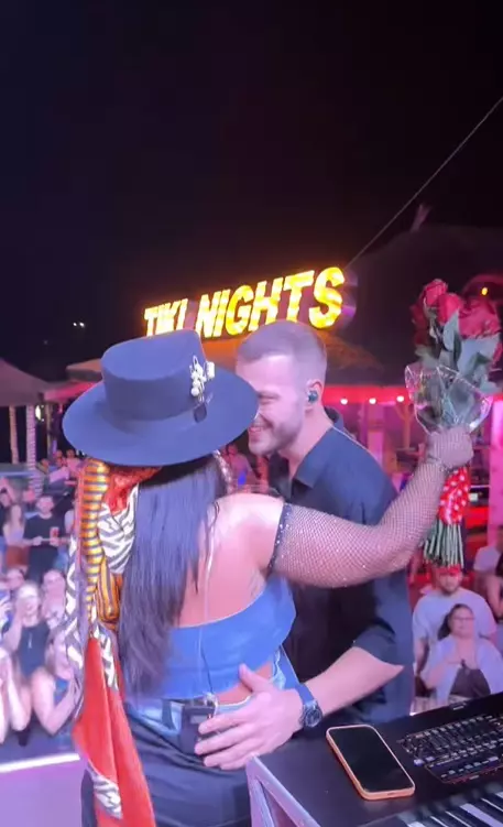 oana-radu-sarutata-pe-scena-1