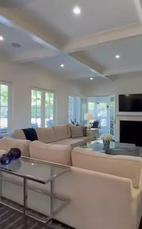 casa din Singur acasă (6)