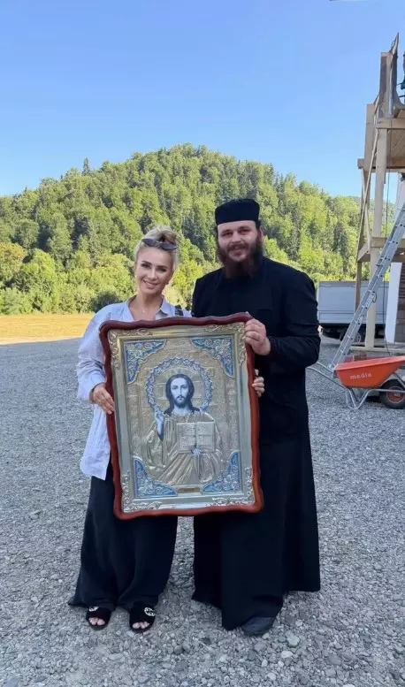 Anamaria Prodan în pelerinaj (5)