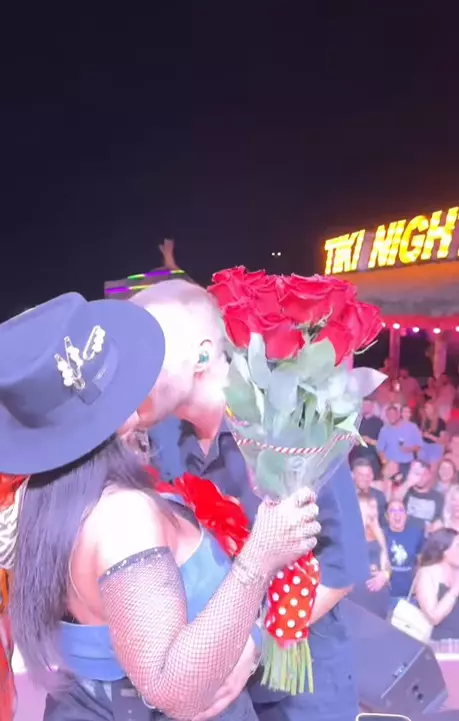 oana-radu-sarutata-pe-scena-3