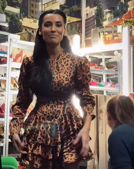 lili sandu fixativ picioare 6