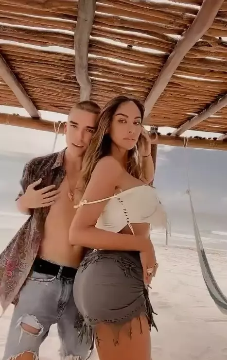 Mădălina Ghenea și Emil Rengle - dans lasciv (4)