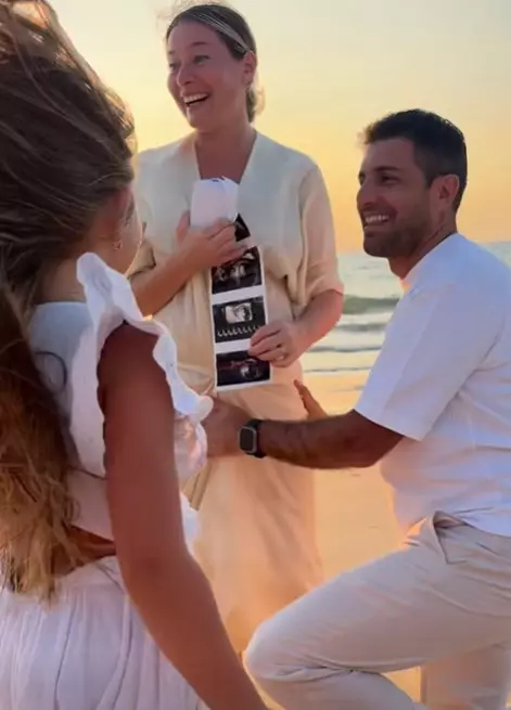 Laura Cosoi însărcinată pentru a cincea oară (5)