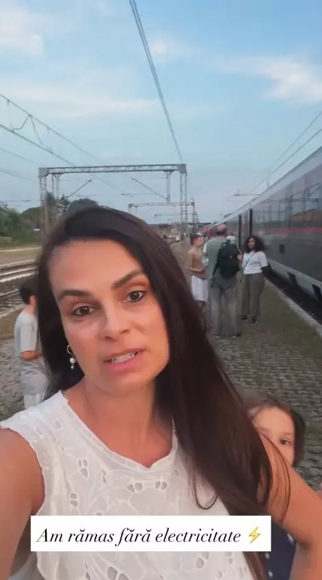 Anca Serea - tren oprit in Italia (2)