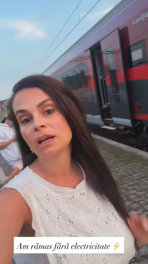 Anca Serea - tren oprit in Italia (1)