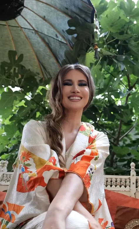 Iulia Albu - imagini terasa (1)