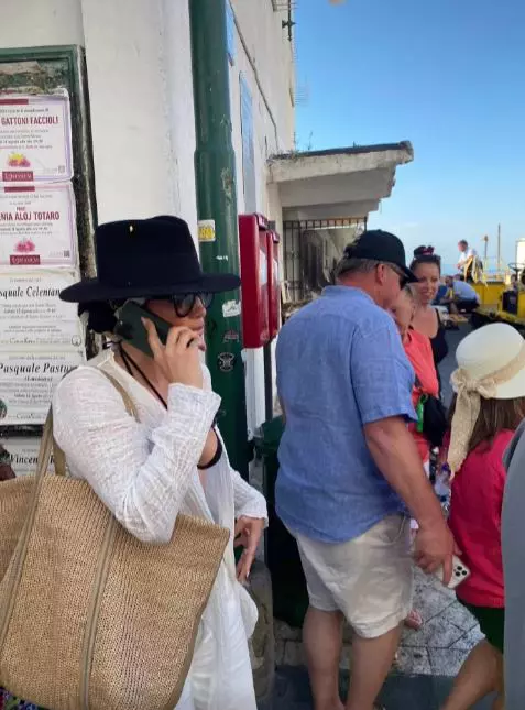 jennifer-lopez-in-capri-2