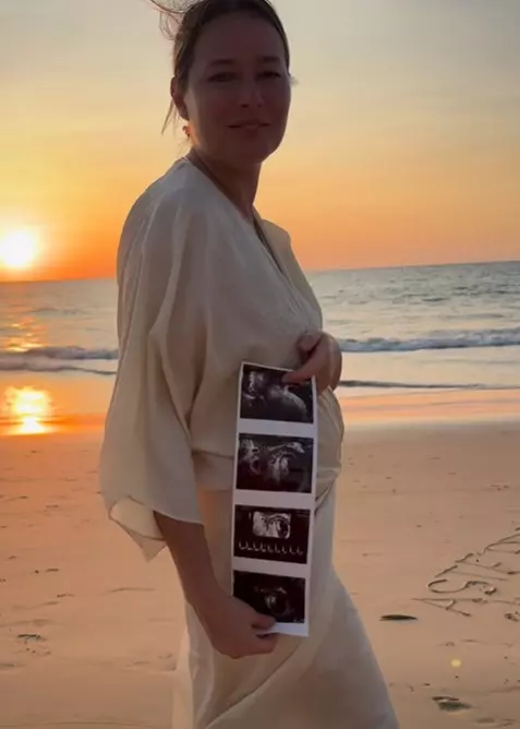 Laura Cosoi însărcinată pentru a cincea oară (4)