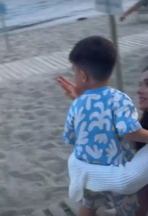 Theo Rose vacanță în Grecia (2)