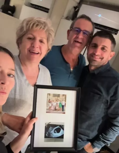 Laura Cosoi însărcinată pentru a cincea oară (6)