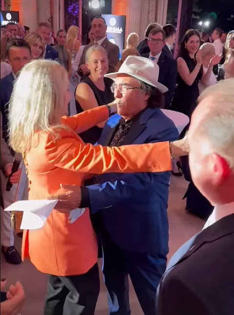 nadia comaneci si al bano 1